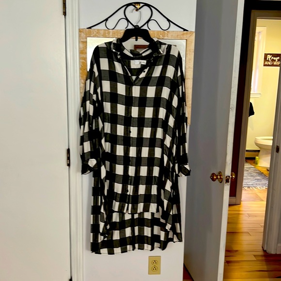 Buffalo Plaid button up high low dress! - Picture 1 of 2